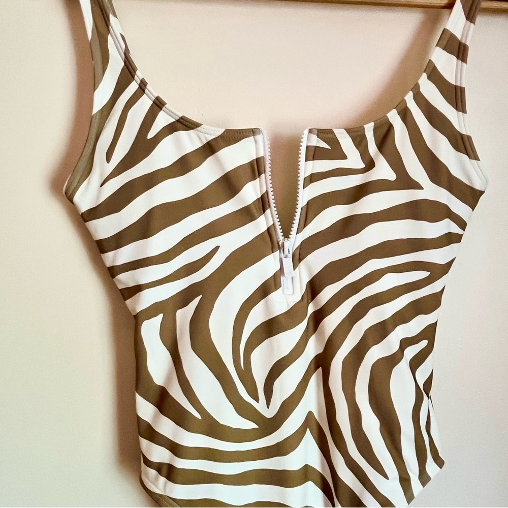 Michael Kors Zebra Print One Piece Swimsuit Zip Front Size 12 Neutral Swim - Picture 7 of 7